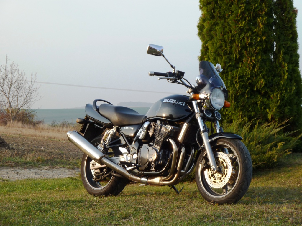 Suzuki Inazuma 750